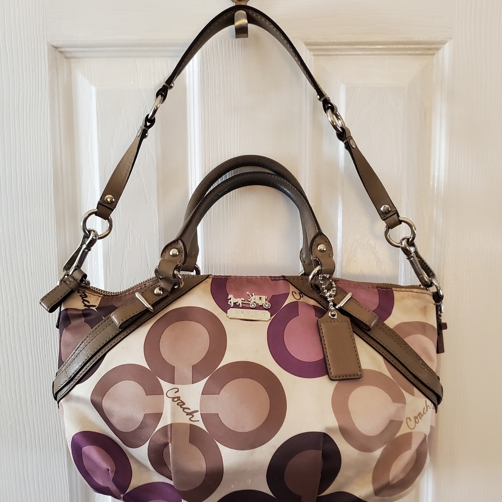 Handbag - Picture 6 of 10